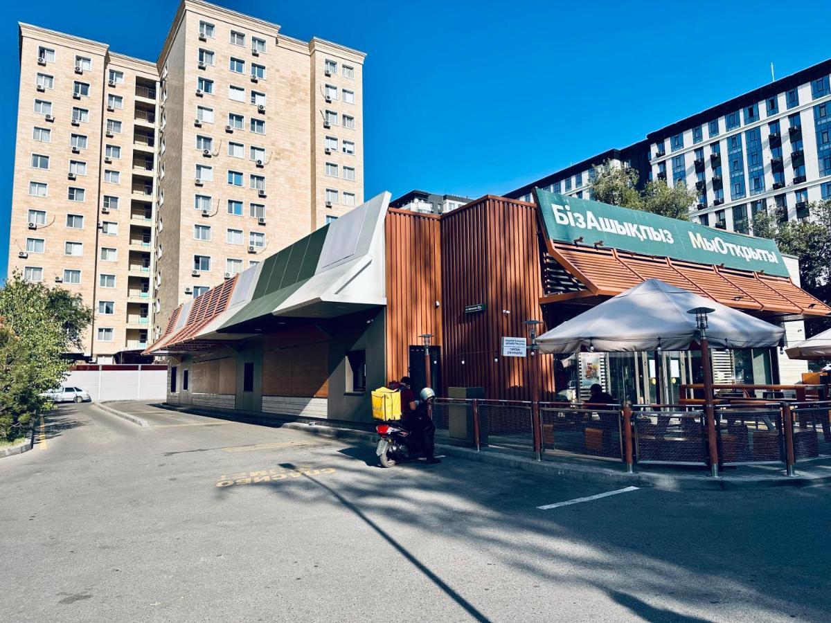 Жк Молодежный В Центре Алматы Almaty Exterior photo