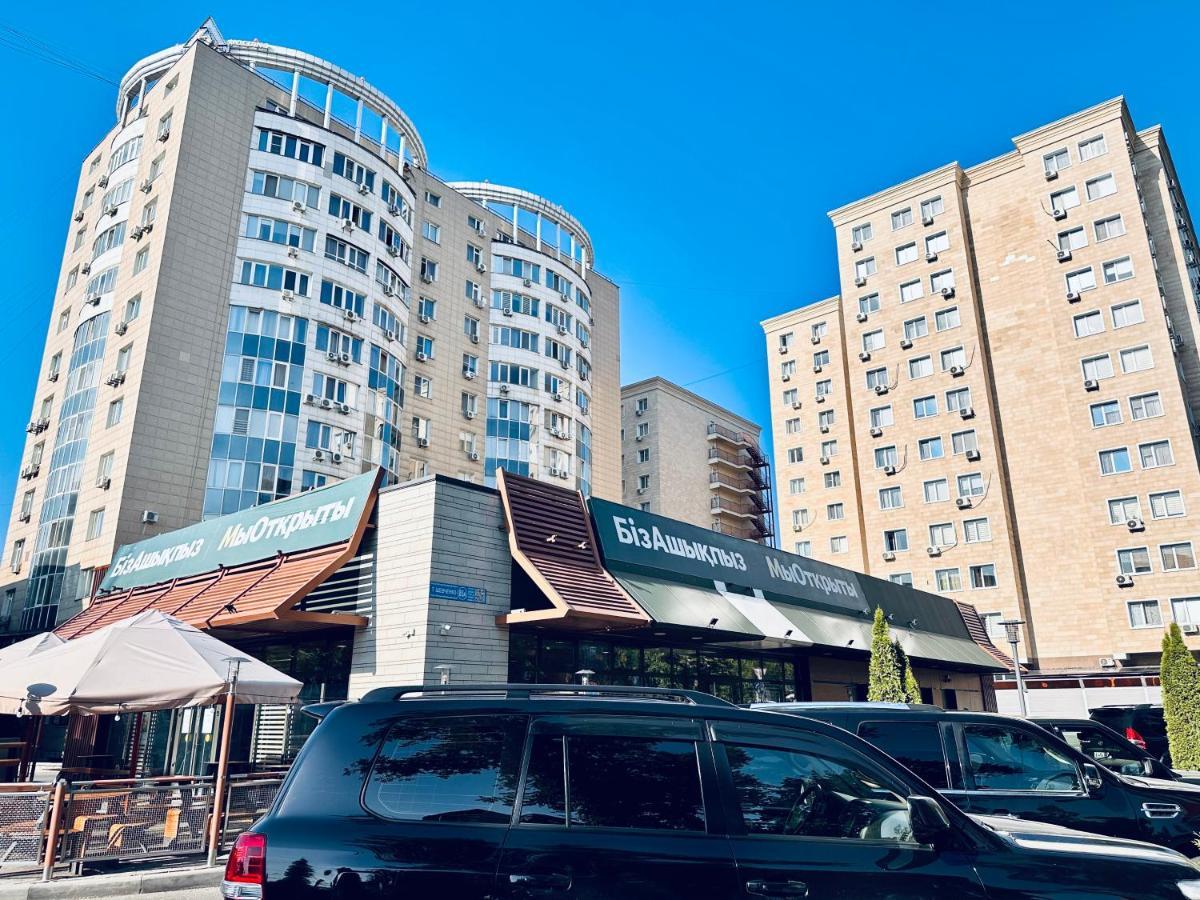Жк Молодежный В Центре Алматы Almaty Exterior photo